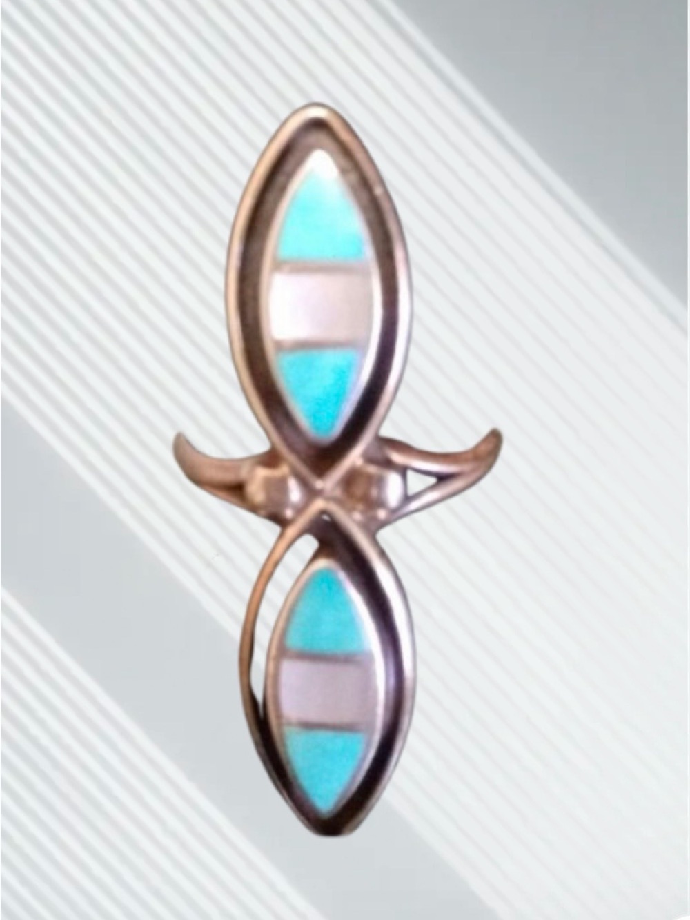 Vintage Native American Zuni Turquoise and Mother Of Pearl Ring